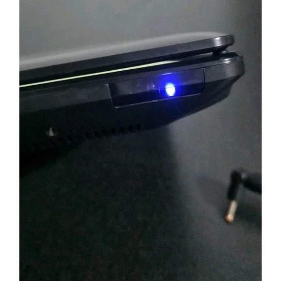 Blackweb SDVD1183-BW Portable Blu-ray Disc/DVD 11.4" Player | *Device Only* EUC - Picture 6 of 10